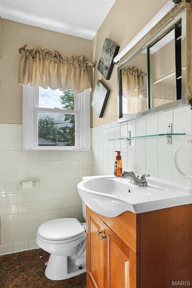 More Photos Of 2112 S Center St, Maryville Restaurant For Sale