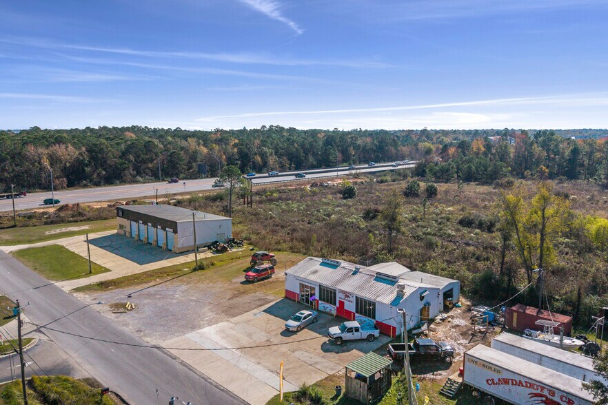 More Photos Of 15237 Russell Blvd, Gulfport Auto Salvage Facility For Lease