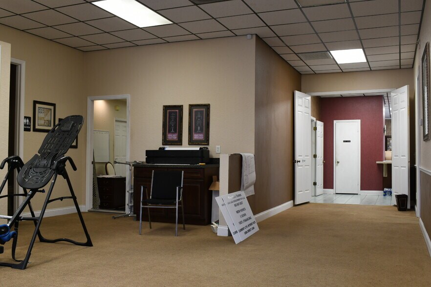 More Photos Of 522 Magnolia Ave, Auburndale Office For Sale