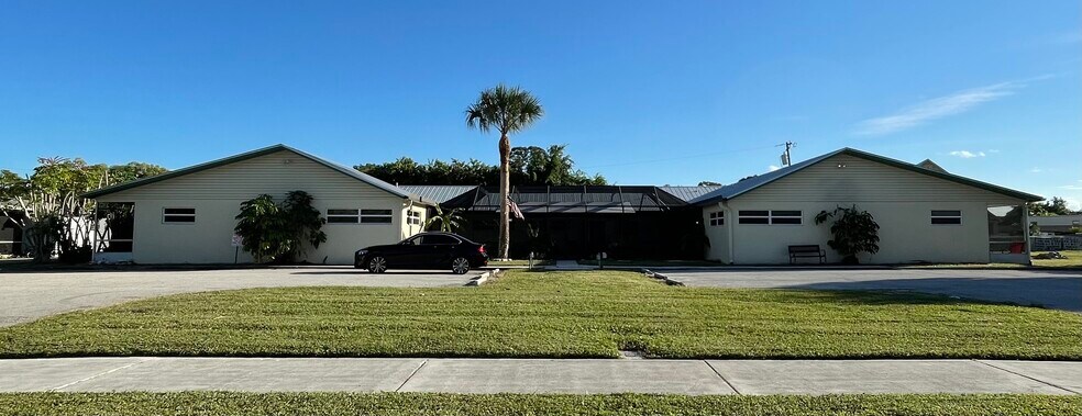 Primary Photo Of 860 NW River Shores Blvd, Stuart Apartments For Sale