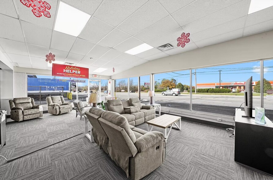 More Photos Of 413 W Rollins Rd, Round Lake Beach Freestanding For Sale