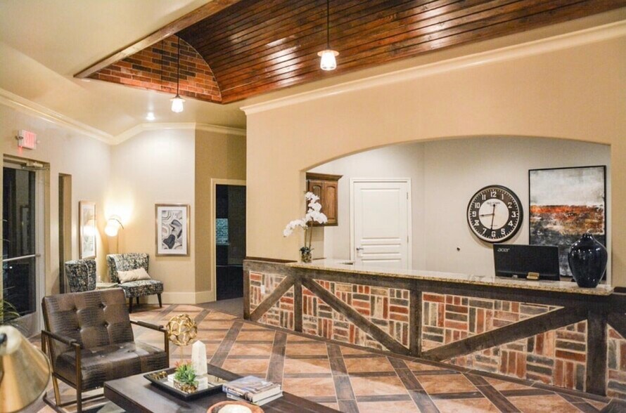 More Photos Of 13037 Quaker Ave, Lubbock Office For Sale