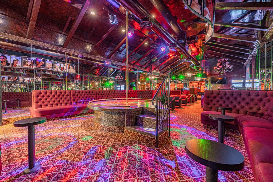 More Photos Of 21516 Sherman Way, Canoga Park Bar For Sale