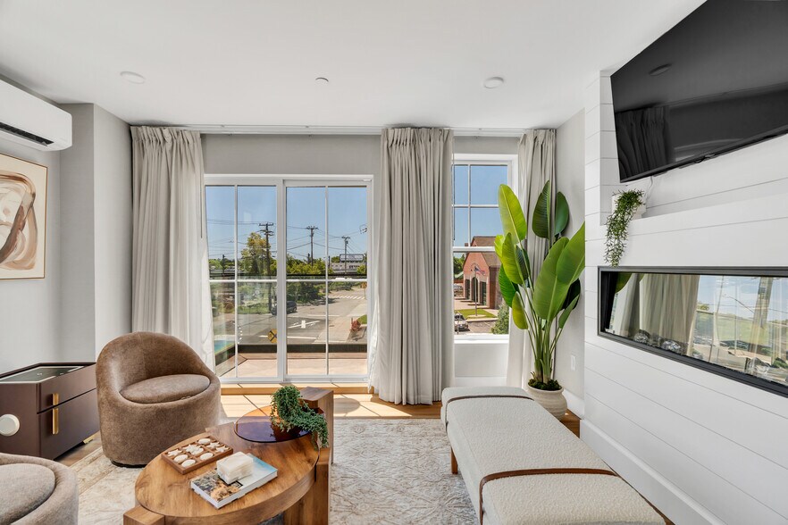 More Photos Of 32 Broadway Ave, Mystic Hotel For Sale