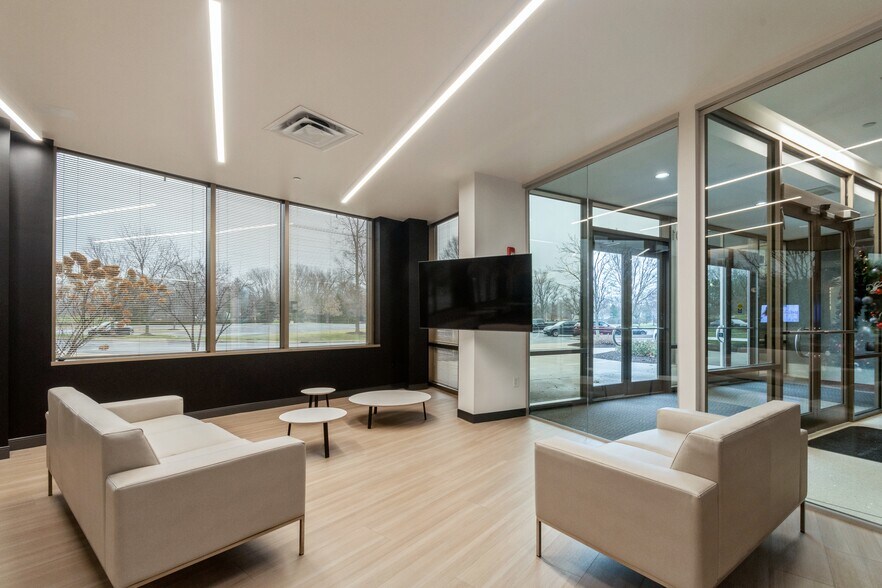 More Photos Of 501 Pennsylvania Pky, Indianapolis Office For Lease