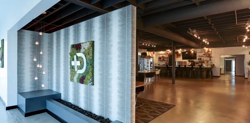 More Photos Of 3123 E Thomas Rd, Phoenix Freestanding For Sale