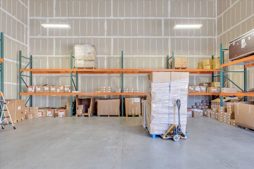 More Photos Of 18855 Microtronics, Sonora Industrial For Sale