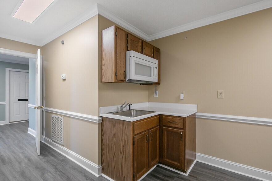 More Photos Of 581 Executive Pl, Fayetteville Office For Sale