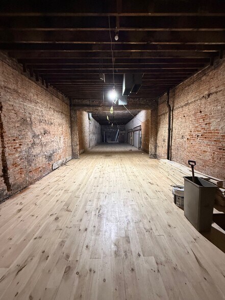 More Photos Of 83 N Saginaw St, Pontiac Office For Sale