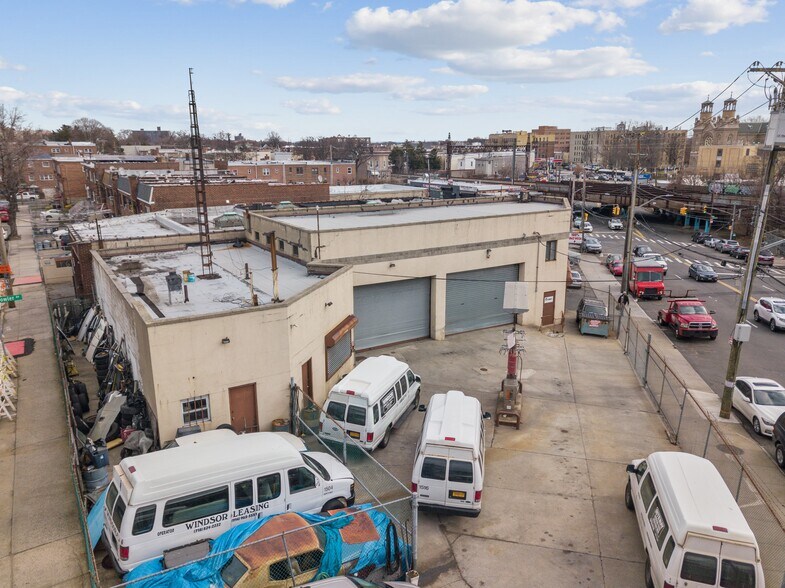 More Photos Of 1580 Bronxdale Ave, Bronx Service Station For Sale
