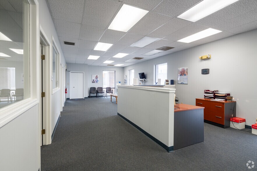 More Photos Of 2980 N Main St, Decatur Medical For Lease