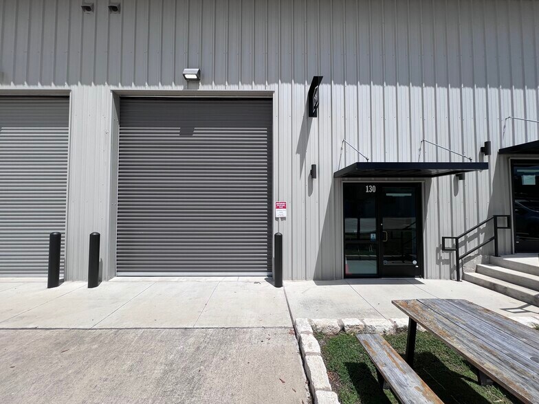 More Photos Of 7601 S Congress Ave, Austin Warehouse For Lease