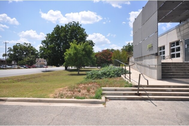 More Photos Of 3000 E Cesar Chavez St, Austin Office For Lease