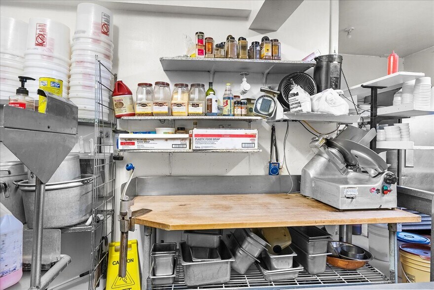 More Photos Of 2400 E 7th St, Long Beach Restaurant For Sale