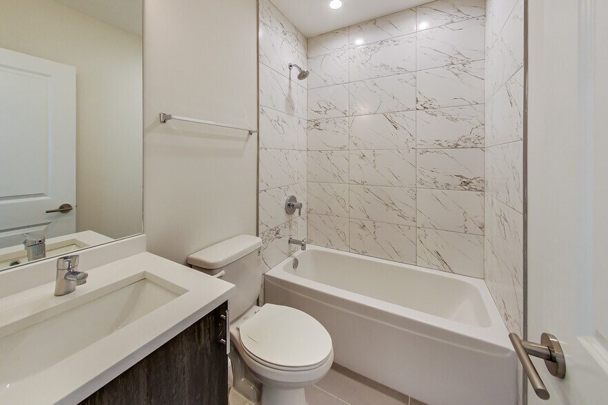 More Photos Of , Chicago Multifamily For Sale