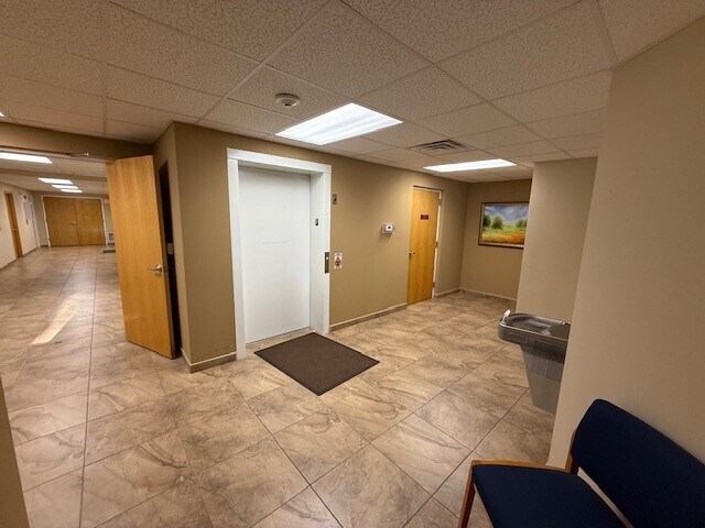 More Photos Of 47 S 6th Ave, La Grange Office For Lease