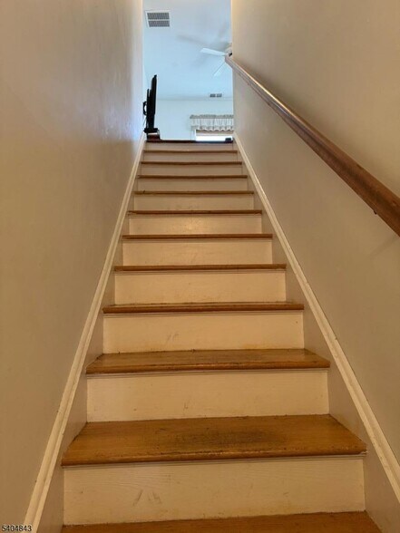 More Photos Of 630 Valley Rd, Gillette General Retail For Sale