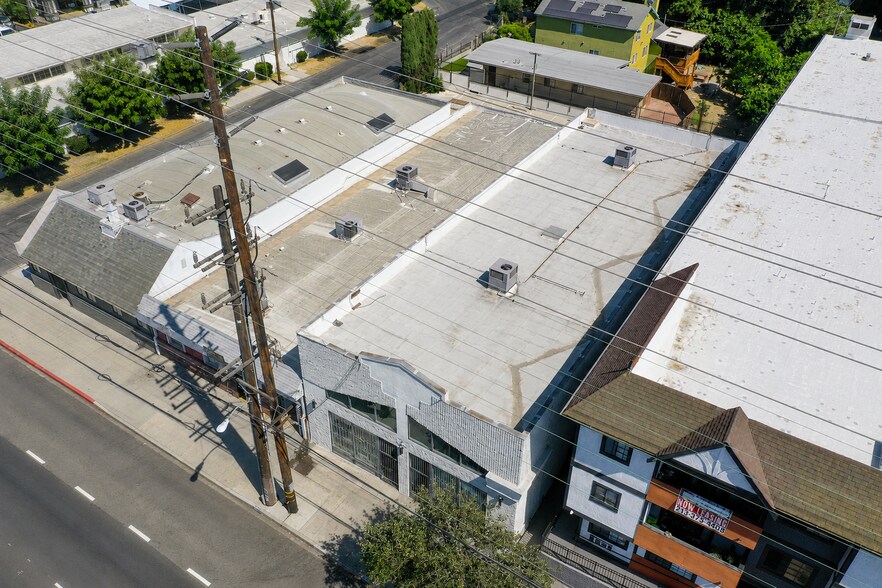More Photos Of 4136 Eagle Rock Blvd, Los Angeles Storefront For Sale
