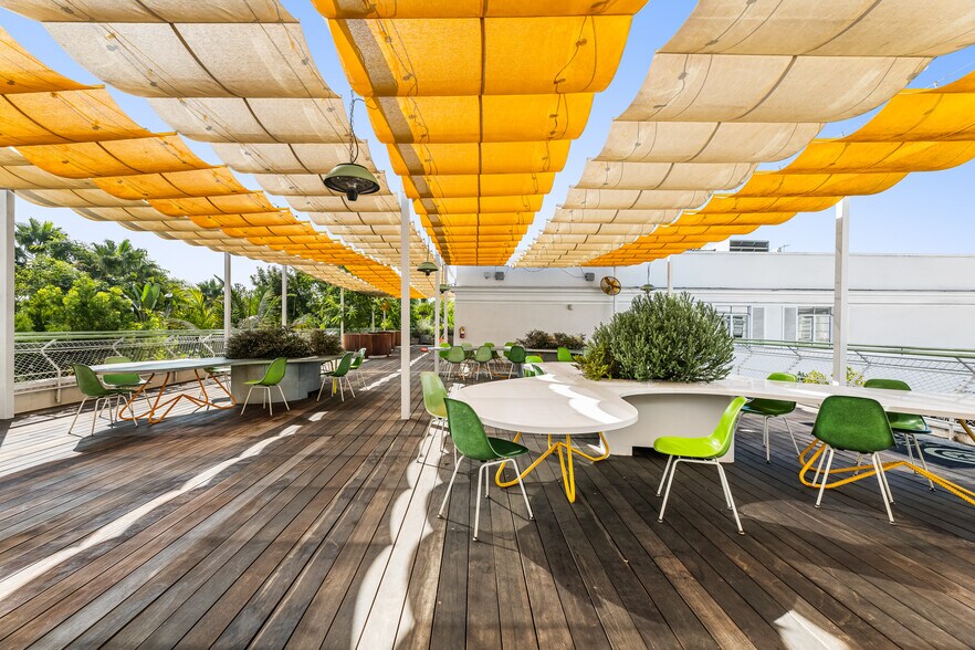 More Photos Of 1370 N St Andrews Pl, Los Angeles Office For Sale