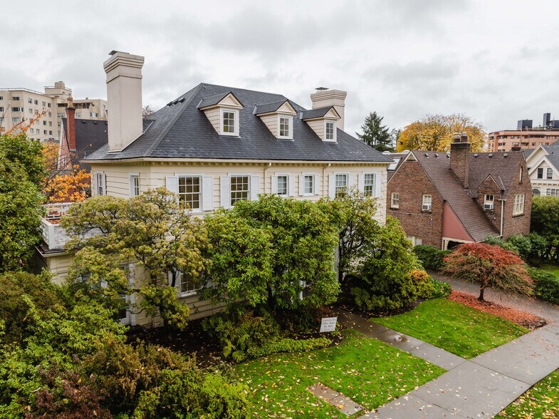 More Photos Of 2165 SW Main St, Portland Office For Sale