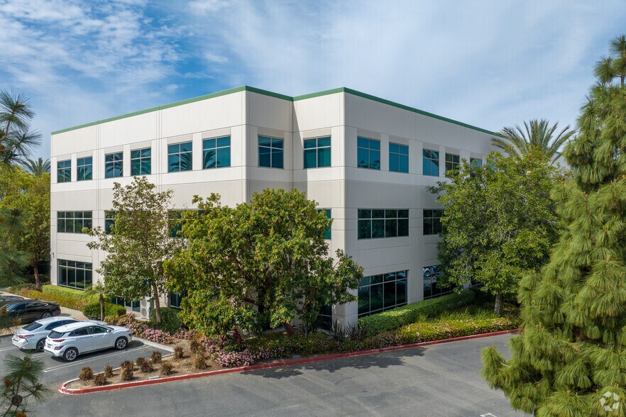 More Photos Of 355 E Rincon St, Corona Office For Lease
