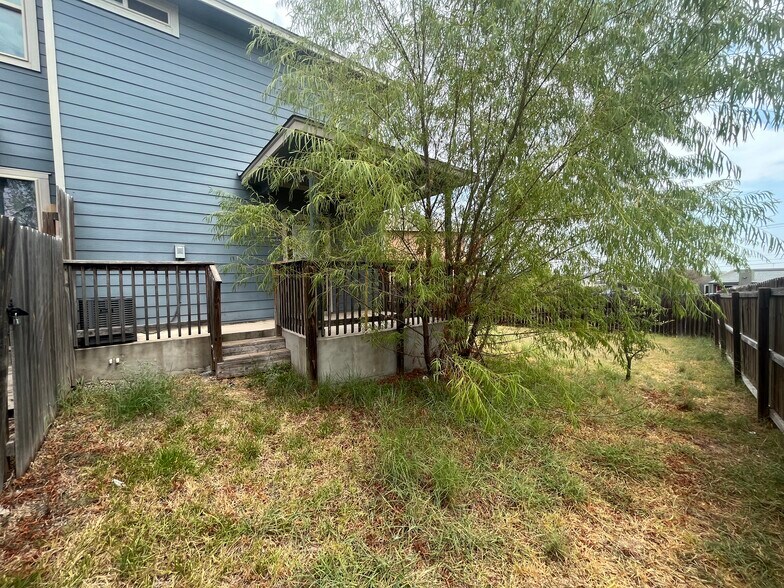 More Photos Of 7014 Donovan Way, San Antonio Apartments For Sale