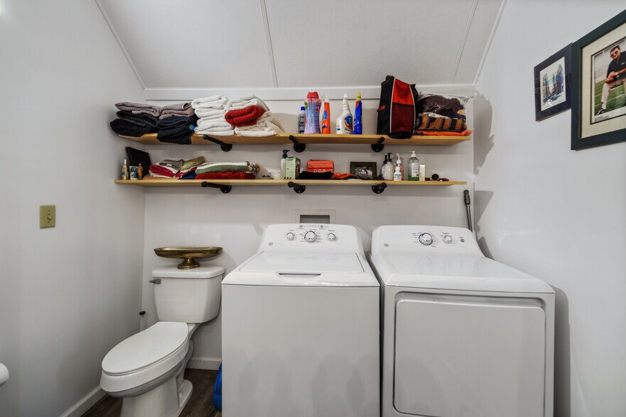 More Photos Of 104 N 3rd St, Kremmling Storefront Retail Residential For Sale