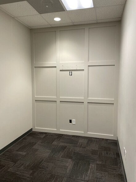 More Photos Of 4350 Main St, Harrisburg Storefront Retail Office For Lease