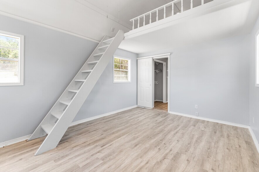 More Photos Of 9130 Rebecca Creek Rd, Spring Branch Specialty For Sale