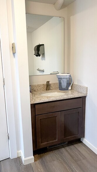 More Photos Of 2321 W 1st St, Duluth Service For Sale