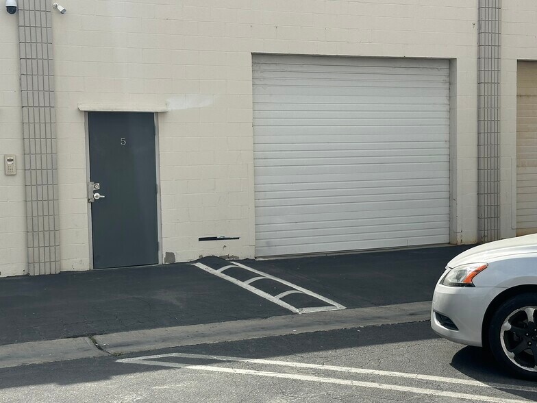 Primary Photo Of 6829 Canoga Ave, Canoga Park Manufacturing For Lease