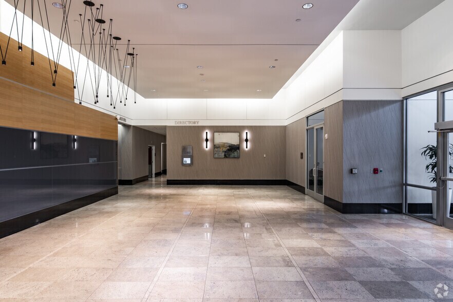 More Photos Of 4601 Dtc Blvd, Denver Office For Lease