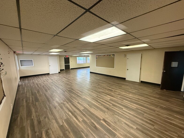 More Photos Of 101 N Royal Tower Rd, Irmo Daycare Center For Lease