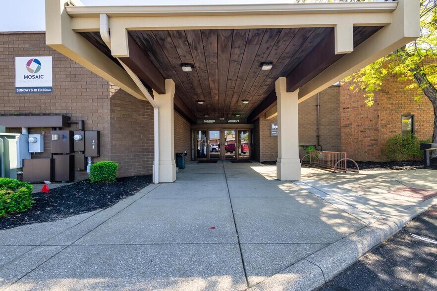 More Photos Of 1260 Monroe St NW, New Philadelphia Medical For Lease