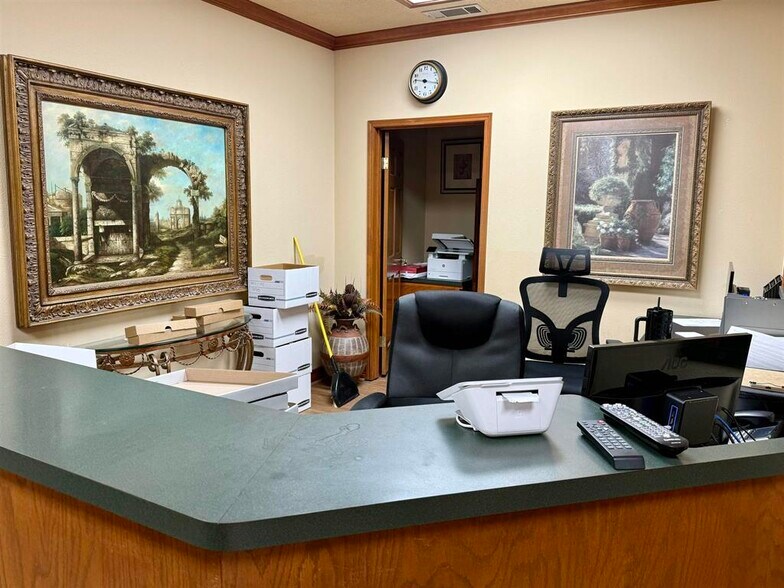 More Photos Of 3590 Blackmon Ln, Beaumont Medical For Sale