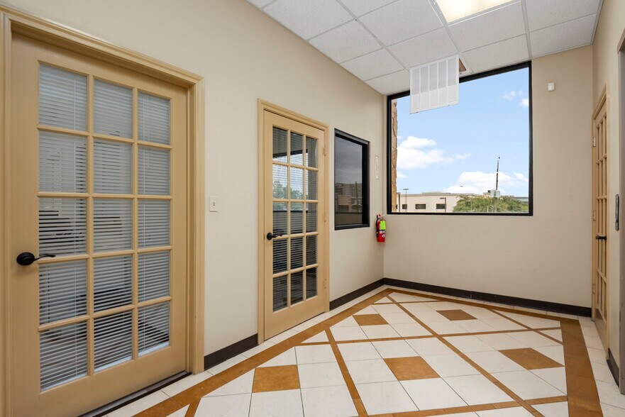 More Photos Of 13323 Dotson Rd, Houston Medical For Lease