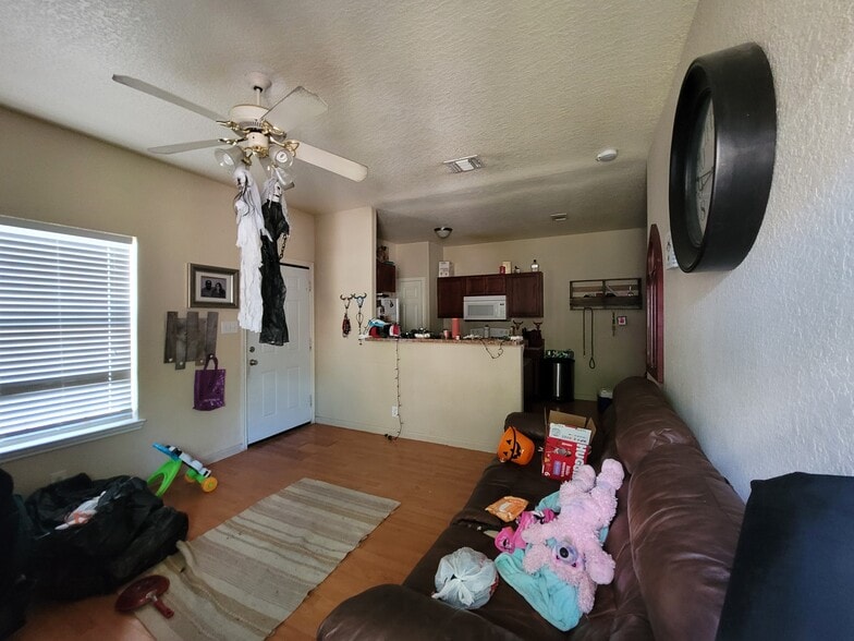 More Photos Of 10911 Baltic St, San Antonio Apartments For Sale