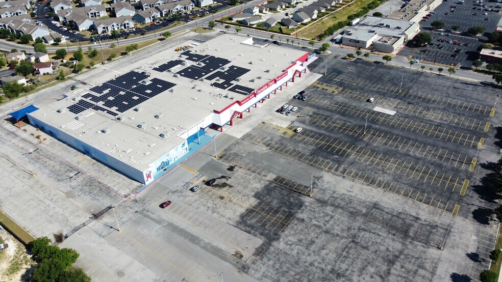 More Photos Of 2015 SW Loop 410, San Antonio Freestanding For Sale