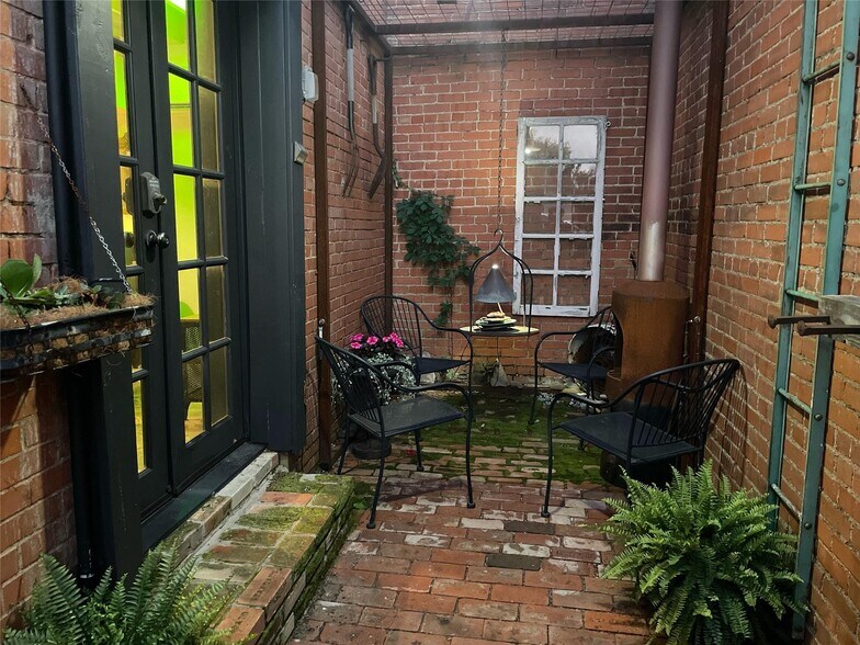 More Photos Of 201 W Main St, Cumby Office For Sale