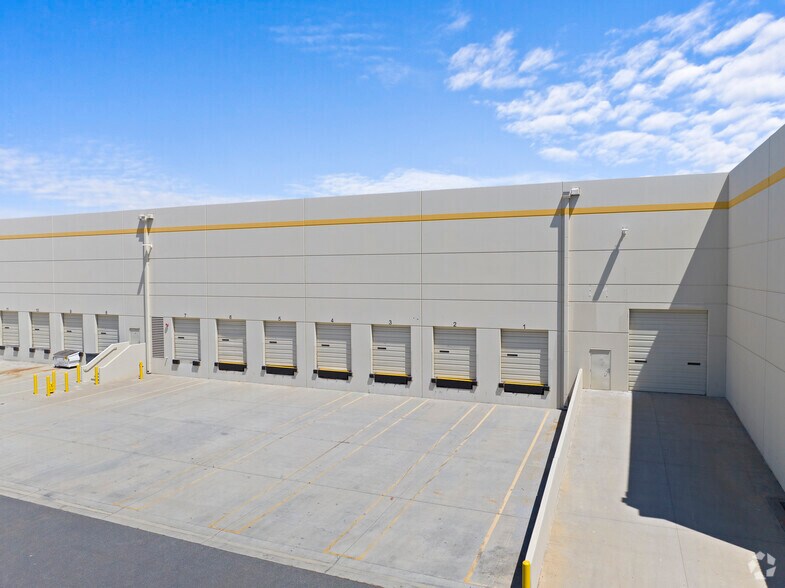 More Photos Of 3370 Enterprise Dr, Bloomington Warehouse For Lease