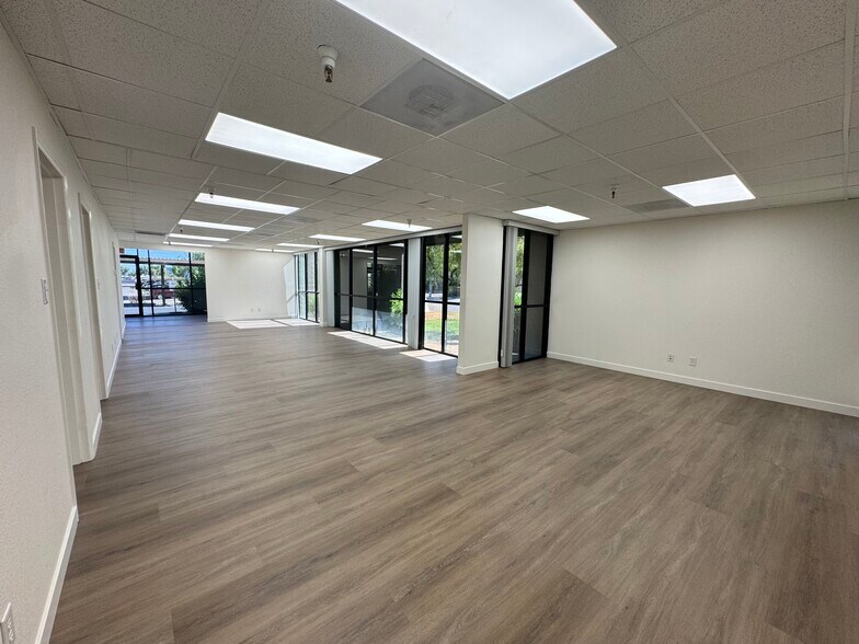 More Photos Of 5250 S 31st Pl, Phoenix Distribution For Lease