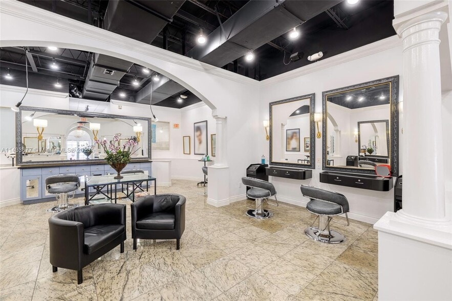 More Photos Of 520 Biltmore Way, Coral Gables Storefront Retail Office For Lease