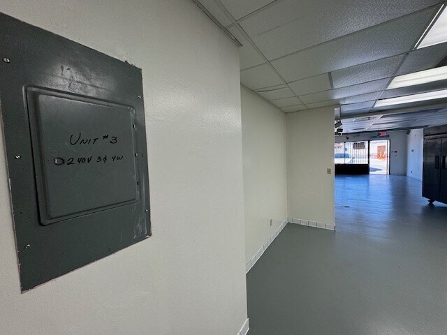 More Photos Of 13920 Foothill Blvd, Sylmar Storefront Retail Office For Lease