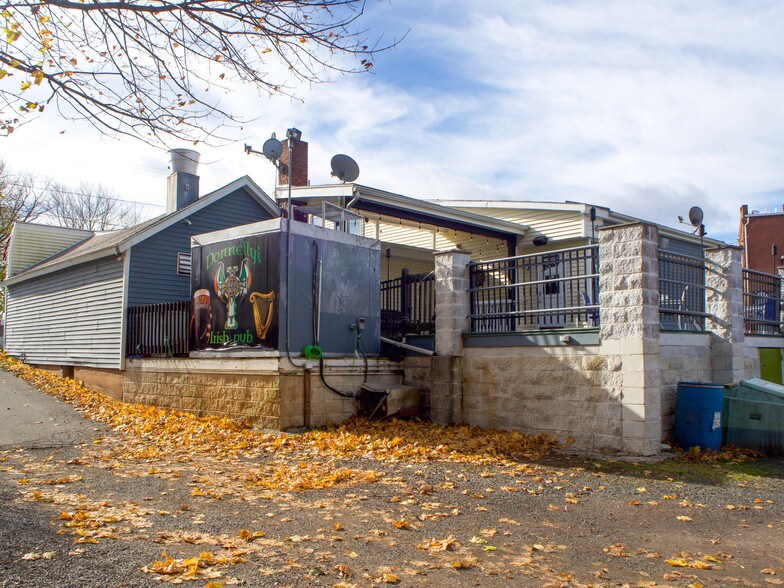 More Photos Of 1 Wall St, Cromwell Restaurant For Sale