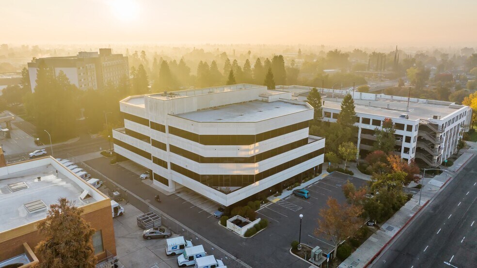 More Photos Of 100 Willow Plz, Visalia Medical For Sale