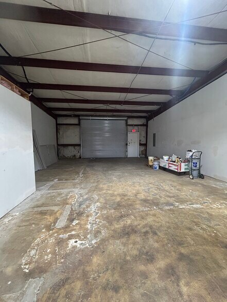 More Photos Of 1715 Sawdust Rd, Spring Self Storage For Lease