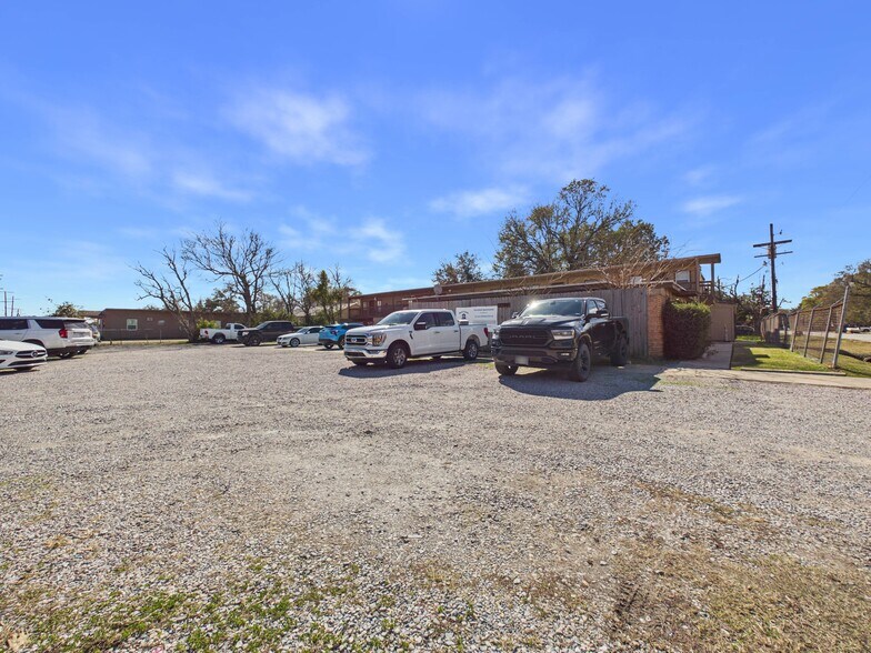 More Photos Of 1349 Jefferson Dr, Port Arthur Apartments For Sale