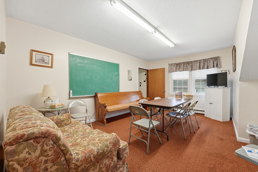 More Photos Of 461 King St, Littleton Specialty For Sale