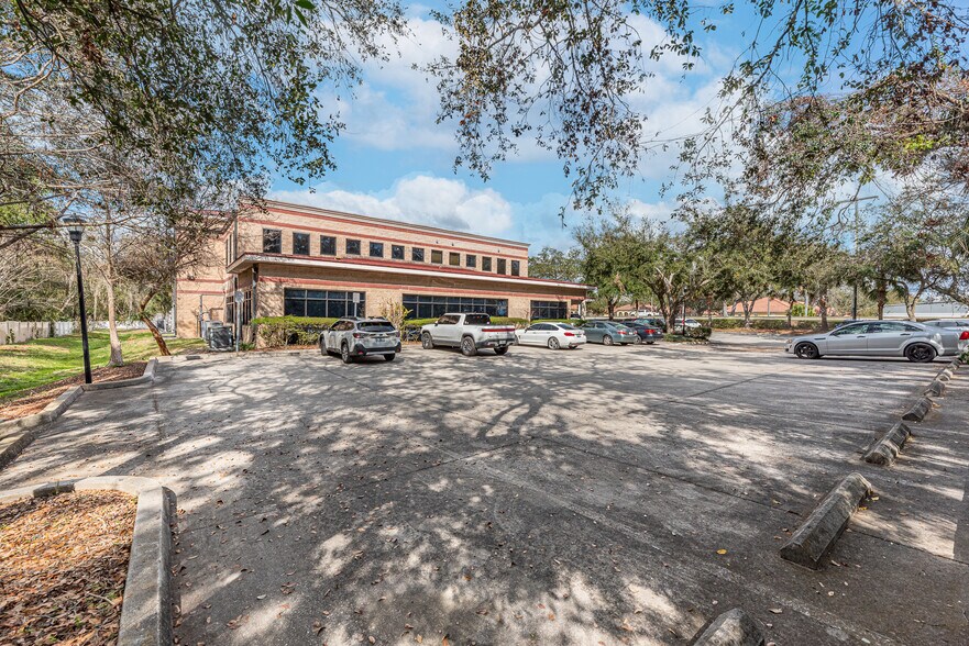 More Photos Of 13220-13280 N 56th St, Temple Terrace Medical For Sale