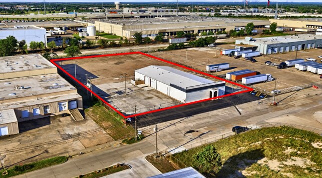 Primary Photo Of 2820 Oakland Ave, Garland Truck Terminal For Lease